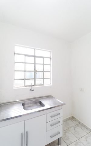 Casa para alugar com 30m², 1 quarto e sem vaga