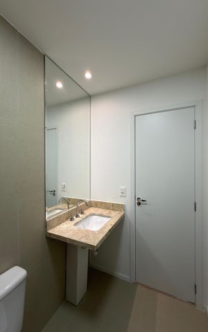 Apartamento à venda com 61m², 2 quartos e 1 vaga Apartamento à venda com 61m², 2 quartos e 1 vagaBanheiro da Suíte