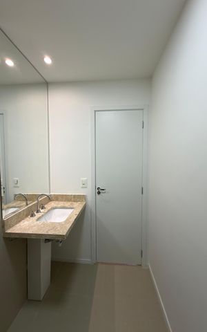 Apartamento à venda com 61m², 2 quartos e 1 vaga Apartamento à venda com 61m², 2 quartos e 1 vagaBanheiro da Suíte