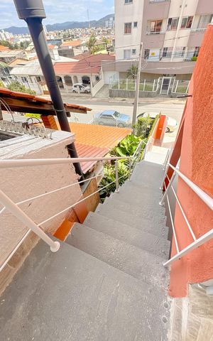 Studio para alugar com 18m², 1 quarto e sem vagaEscada