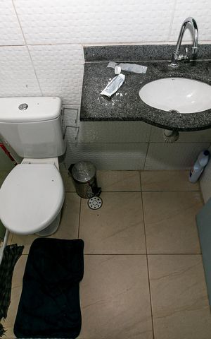 Casa de condomínio para alugar com 67m², 2 quartos e 1 vaga Casa de condomínio para alugar com 67m², 2 quartos e 1 vagaBanheiro da Suíte 1