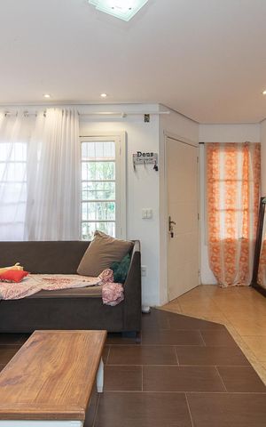 Casa à venda com 145m², 2 quartos e 2 vagasSala