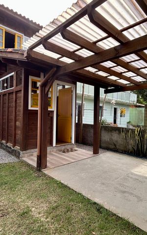 Casa para alugar com 70m², 2 quartos e 1 vaga Casa para alugar com 70m², 2 quartos e 1 vagaFachada
