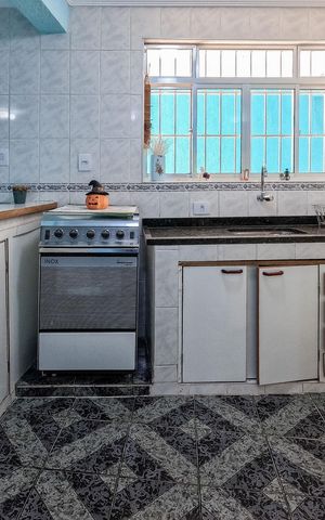 Casa para alugar com 214m², 3 quartos e 2 vagas Casa para alugar com 214m², 3 quartos e 2 vagasCozinha 2