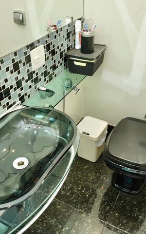 Apartamento à venda com 130m², 4 quartos e 1 vaga Apartamento à venda com 130m², 4 quartos e 1 vagaSuíte - Banheiro