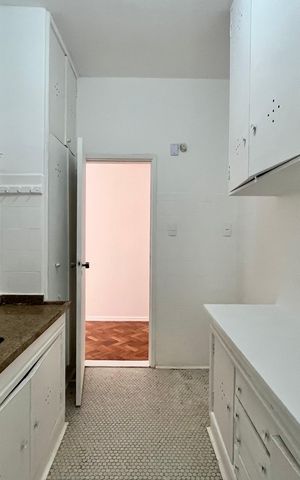 Apartamento à venda com 85m², 2 quartos e sem vaga Apartamento à venda com 85m², 2 quartos e sem vagaCozinha