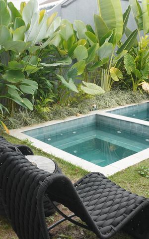 Casa de condomínio à venda com 317m², 2 quartos e 3 vagasPiscina