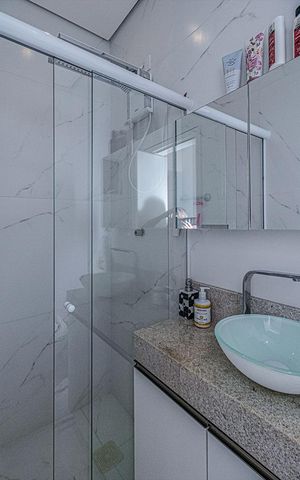 Casa à venda com 93m², 2 quartos e 2 vagas Casa à venda com 93m², 2 quartos e 2 vagasBanheiro da Suite
