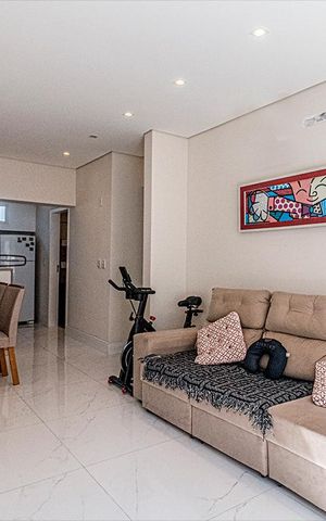 Casa à venda com 93m², 2 quartos e 2 vagas Casa à venda com 93m², 2 quartos e 2 vagasSala