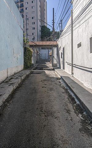 Casa à venda com 93m², 2 quartos e 2 vagas Casa à venda com 93m², 2 quartos e 2 vagasÁrea externa