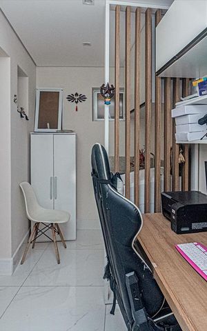 Casa à venda com 93m², 2 quartos e 2 vagas Casa à venda com 93m², 2 quartos e 2 vagasEscritório