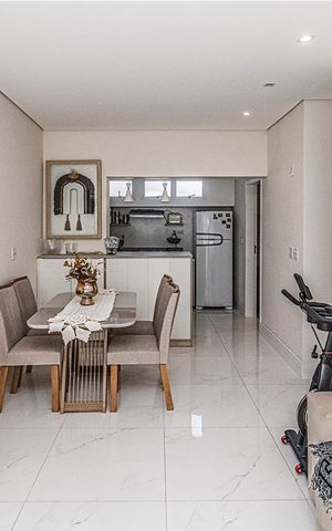 Casa à venda com 93m², 2 quartos e 2 vagas Casa à venda com 93m², 2 quartos e 2 vagasSala
