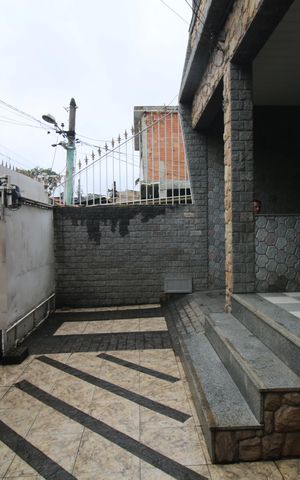 Casa à venda com 317m², 4 quartos e 3 vagasQuintal Frente