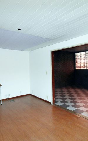 Casa à venda com 317m², 4 quartos e 3 vagasSala 2º piso