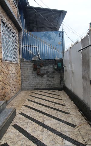 Casa à venda com 317m², 4 quartos e 3 vagasQuintal Frente