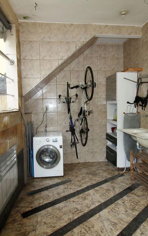 Casa à venda com 317m², 4 quartos e 3 vagasÁrea de Serviço