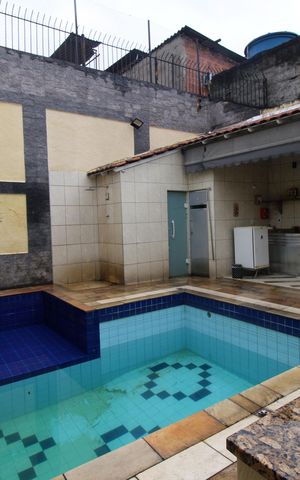 Casa à venda com 317m², 4 quartos e 3 vagasPiscina