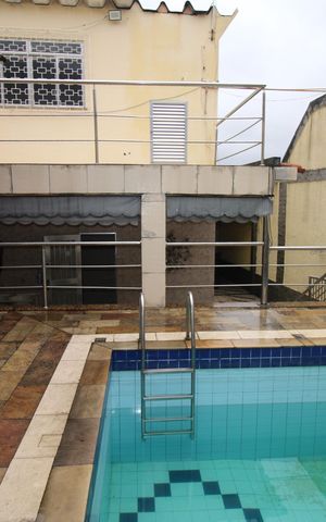 Casa à venda com 317m², 4 quartos e 3 vagasPiscina