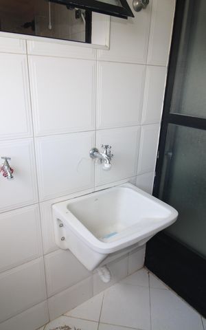 Apartamento à venda com 65m², 3 quartos e 1 vagaÁrea de Serviço