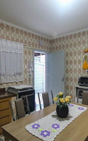 Casa à venda com 140m², 2 quartos e 2 vagas Casa à venda com 140m², 2 quartos e 2 vagasCozinha