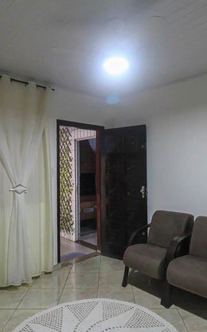 Casa à venda com 140m², 2 quartos e 2 vagas Casa à venda com 140m², 2 quartos e 2 vagasSala