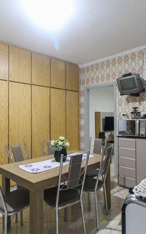 Casa à venda com 140m², 2 quartos e 2 vagas Casa à venda com 140m², 2 quartos e 2 vagasCozinha