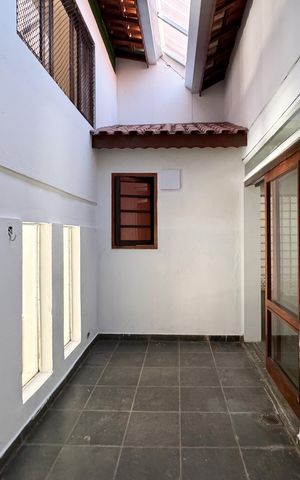 Casa à venda com 354m², 3 quartos e 4 vagas Casa à venda com 354m², 3 quartos e 4 vagasJardim de inverno