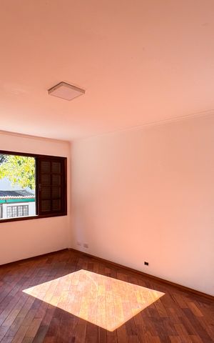 Casa à venda com 354m², 3 quartos e 4 vagas Casa à venda com 354m², 3 quartos e 4 vagasQuarto 2