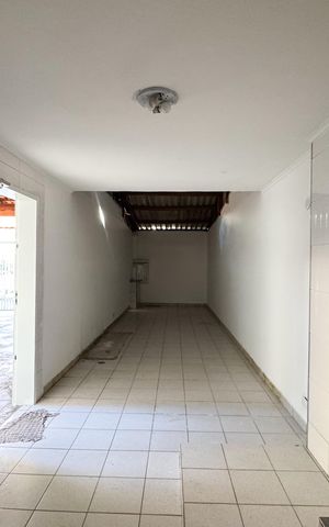 Casa à venda com 354m², 3 quartos e 4 vagas Casa à venda com 354m², 3 quartos e 4 vagasÁrea de Serviço