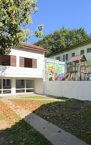 Casa à venda com 354m², 3 quartos e 4 vagas Casa à venda com 354m², 3 quartos e 4 vagasQuintal
