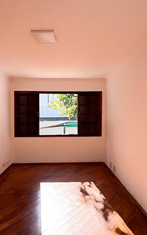 Casa à venda com 354m², 3 quartos e 4 vagas Casa à venda com 354m², 3 quartos e 4 vagasQuarto 1