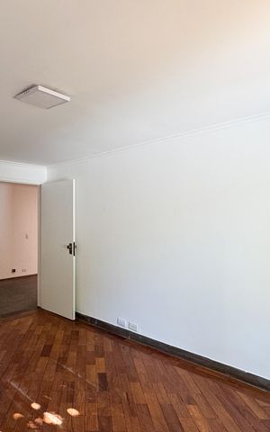 Casa à venda com 354m², 3 quartos e 4 vagas Casa à venda com 354m², 3 quartos e 4 vagasSuíte