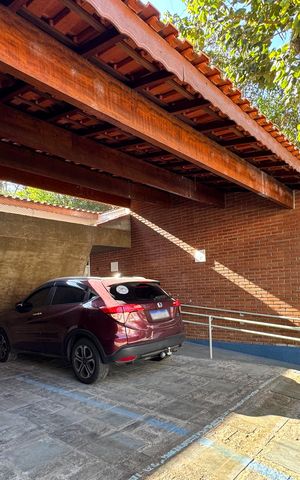 Casa à venda com 354m², 3 quartos e 4 vagas Casa à venda com 354m², 3 quartos e 4 vagasGaragem