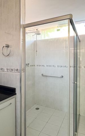 Casa à venda com 354m², 3 quartos e 4 vagas Casa à venda com 354m², 3 quartos e 4 vagasBanheiro - Suíte