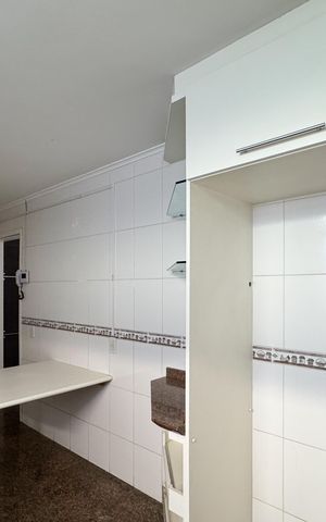 Casa à venda com 354m², 3 quartos e 4 vagas Casa à venda com 354m², 3 quartos e 4 vagasCozinha