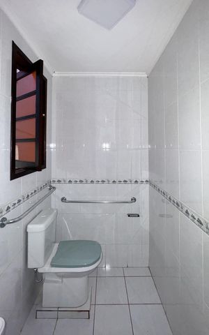 Casa à venda com 354m², 3 quartos e 4 vagas Casa à venda com 354m², 3 quartos e 4 vagasLavabo