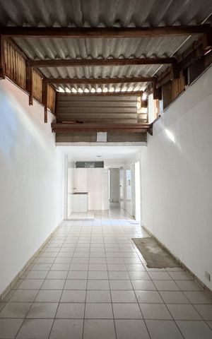 Casa à venda com 354m², 3 quartos e 4 vagas Casa à venda com 354m², 3 quartos e 4 vagasÁrea de Serviço