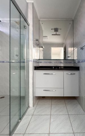 Casa à venda com 354m², 3 quartos e 4 vagas Casa à venda com 354m², 3 quartos e 4 vagasBanheiro Social