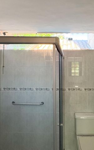 Casa à venda com 354m², 3 quartos e 4 vagas Casa à venda com 354m², 3 quartos e 4 vagasBanheiro - Suíte