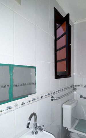 Casa à venda com 354m², 3 quartos e 4 vagas Casa à venda com 354m², 3 quartos e 4 vagasLavabo