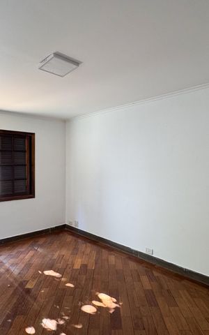 Casa à venda com 354m², 3 quartos e 4 vagas Casa à venda com 354m², 3 quartos e 4 vagasSuíte