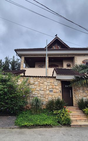Casa de condomínio à venda com 261m², 3 quartos e 1 vaga