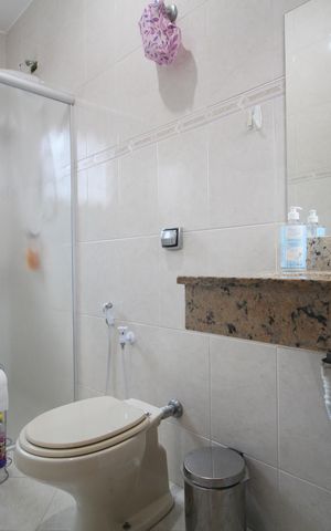 Casa à venda com 170m², 3 quartos e 2 vagasBanheiro da Suíte