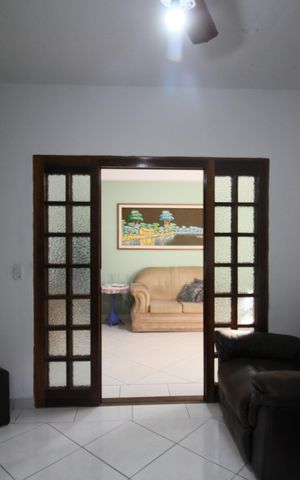 Casa à venda com 170m², 3 quartos e 2 vagasSala de TV