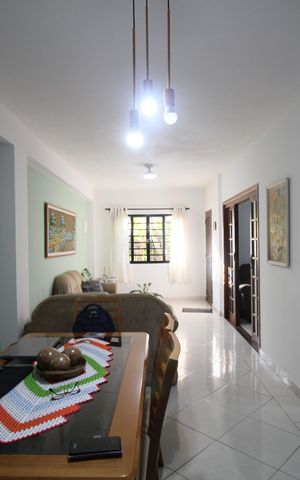 Casa à venda com 170m², 3 quartos e 2 vagasSala