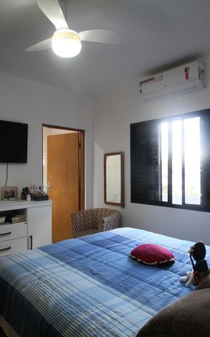 Casa à venda com 170m², 3 quartos e 2 vagasSuíte
