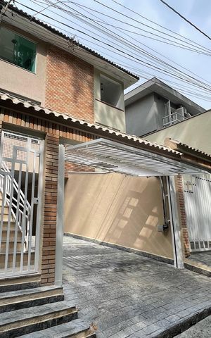 Casa à venda com 250m², 3 quartos e 4 vagasFachada