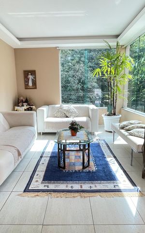 Casa à venda com 250m², 3 quartos e 4 vagasSala