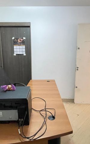 Casa à venda com 250m², 3 quartos e 4 vagasEscritório 