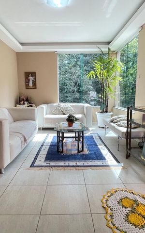 Casa à venda com 250m², 3 quartos e 4 vagasSala